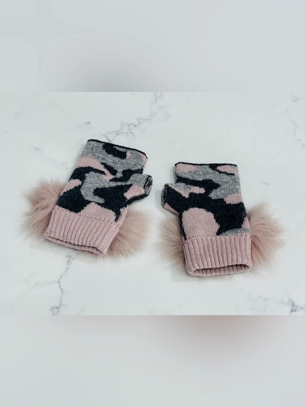 Mitchies Matchings 100% Wool Pink Camo Fingerless Gloves Dyed Fox Fur Trim